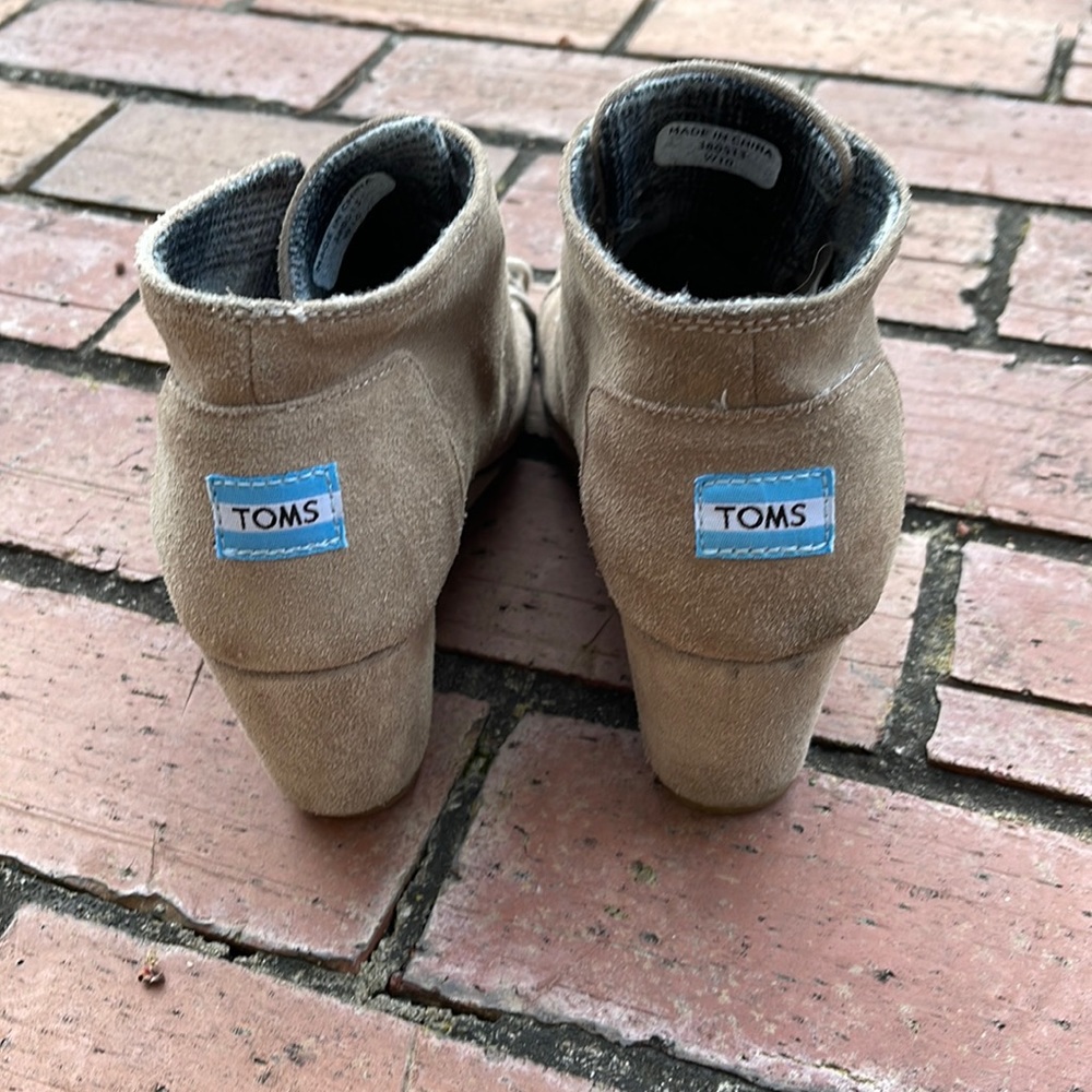 TOM’s Booties - Picture 3 of 6